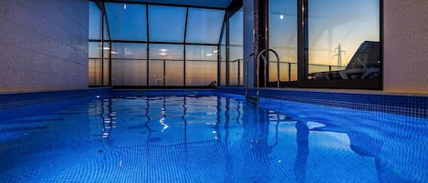 Piscine intérieure, piscine chauffée