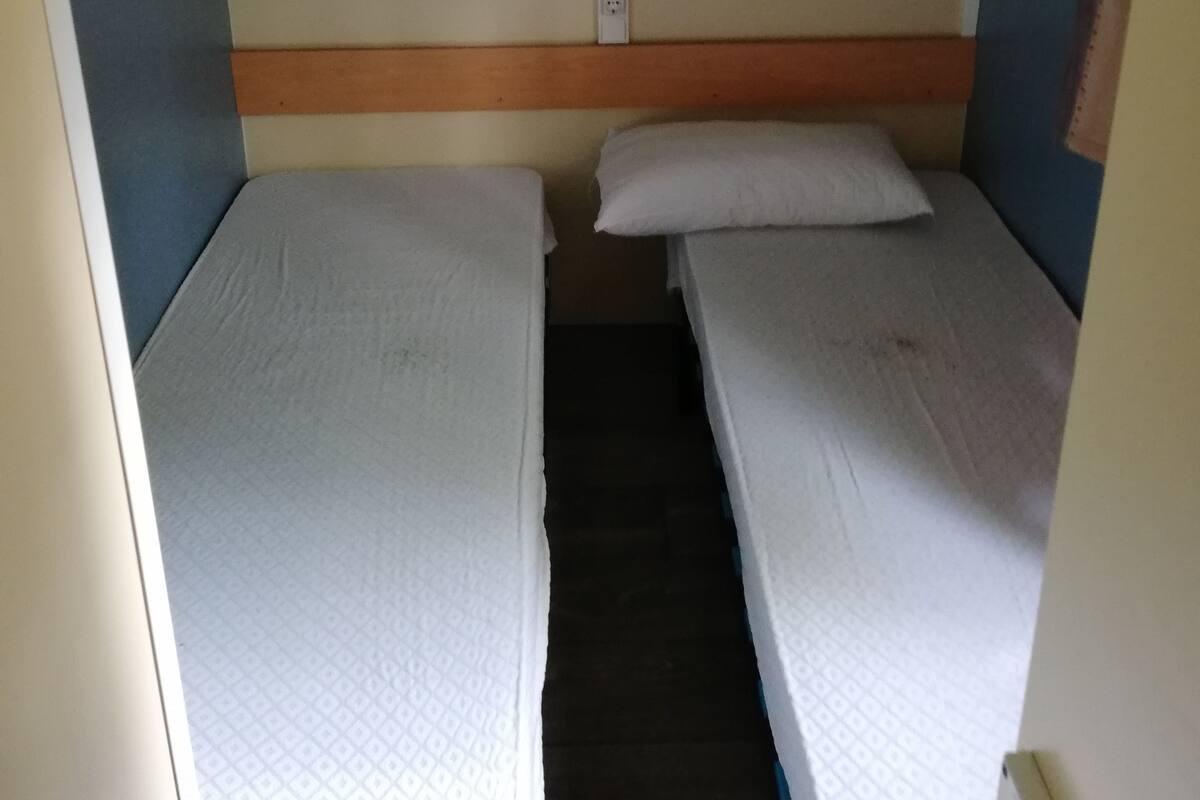 Rideaux occultants, chambres insonorisées