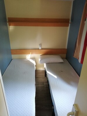 Mobile Home | Blackout curtains, soundproofing