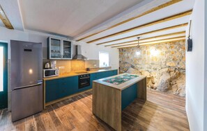 Refrigerador, microondas, parrilla de estufa y lavavajillas 