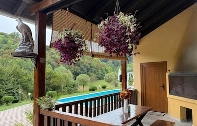 Luxurious home in Tuhelj with sauna