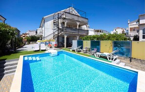 Pool - Amazing apartment in Okrug Gornji (Okrug Gornji)