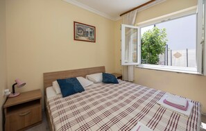 2 Schlafzimmer, Reisekinderbett, kostenloses WLAN, Bettwäsche