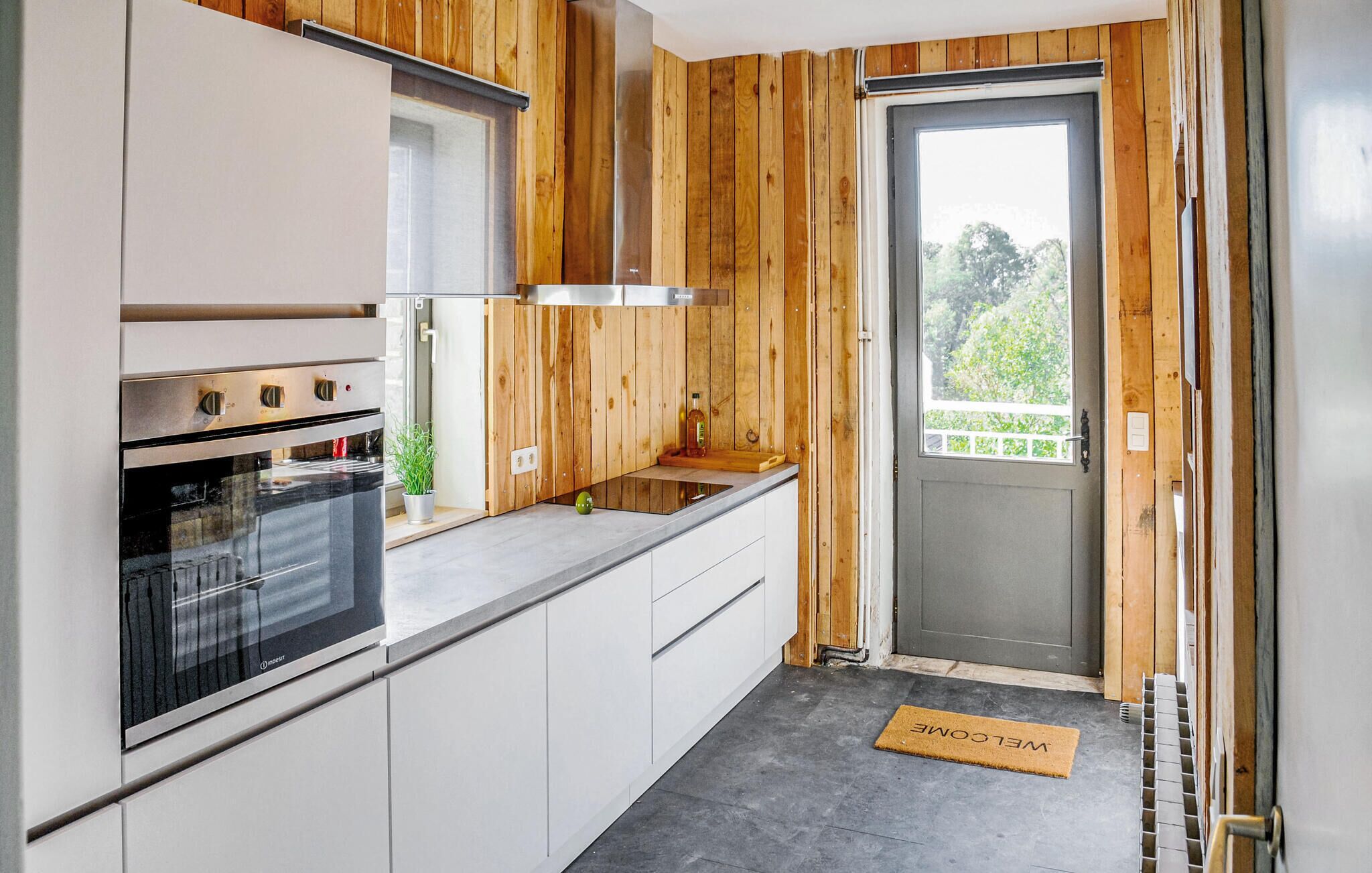 Fridge, stovetop, dishwasher, coffee/tea maker