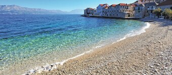 1 bedroom pet friendly home in Postira