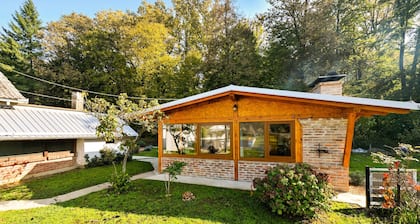 Increíble casa en Ivanska con cocina.