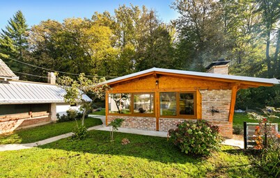 Amazing home in Ivanska with kitchen