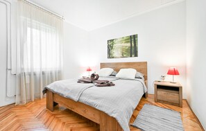 2 Schlafzimmer, Reisekinderbett, kostenloses WLAN, Bettwäsche