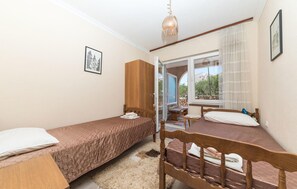 2 Schlafzimmer, Reisekinderbett, kostenloses WLAN, Bettwäsche
