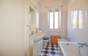 Bathtub - Awesome apartment in Rapallo (GE) (Rapallo (GE))