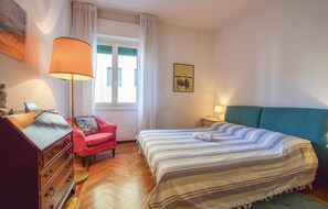 2 多间卧室、免费 WiFi、床单