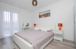 3 quartos, cofres nos quartos, berço de viagem, Wi-Fi de cortesia