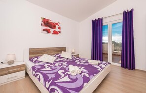 1 dormitorio, cuna de viaje, wifi gratis y ropa de cama