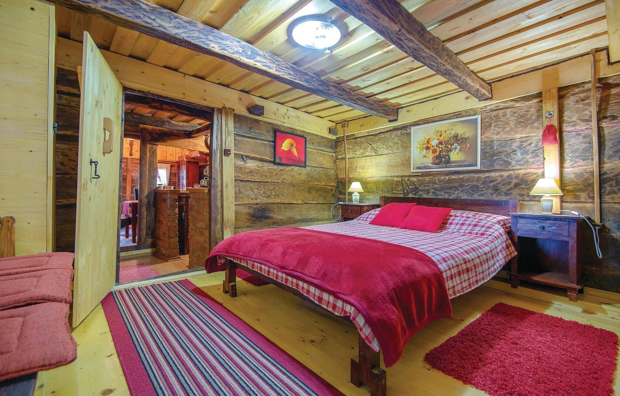 3 bedrooms, travel crib, free WiFi, bed sheets