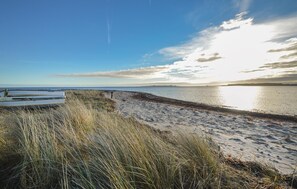 Una spiaggia nelle vicinanze
