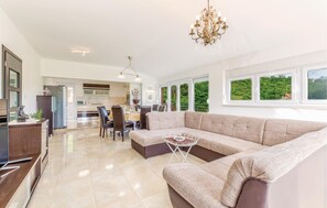 Télévision, baby-foot