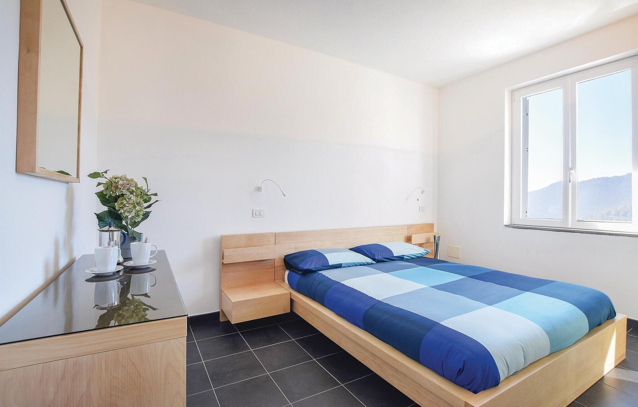 2 bedrooms, travel crib, free WiFi, bed sheets