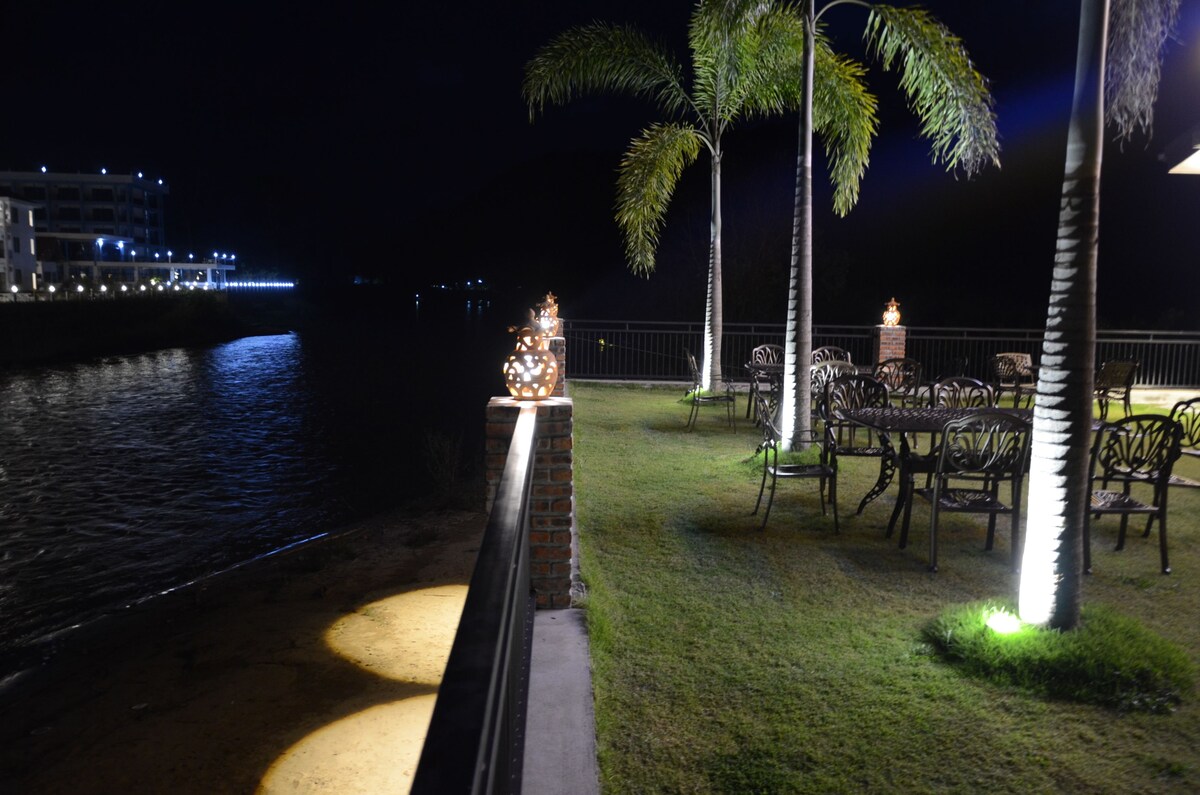 Saksiri Riverside Boutique Hotel