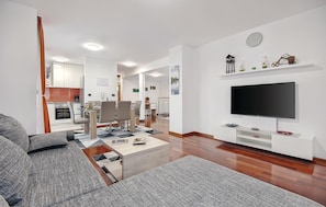 Smart TV, table football - Stunning home in Varazdin with sauna (Varazdin)