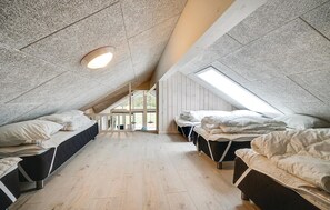 12 Schlafzimmer, Reisekinderbett, kostenloses WLAN