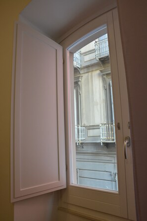 Chambre Double Deluxe, 1 grand lit, salle de bains privée | Draps italiens Frette, literie de qualité supérieure