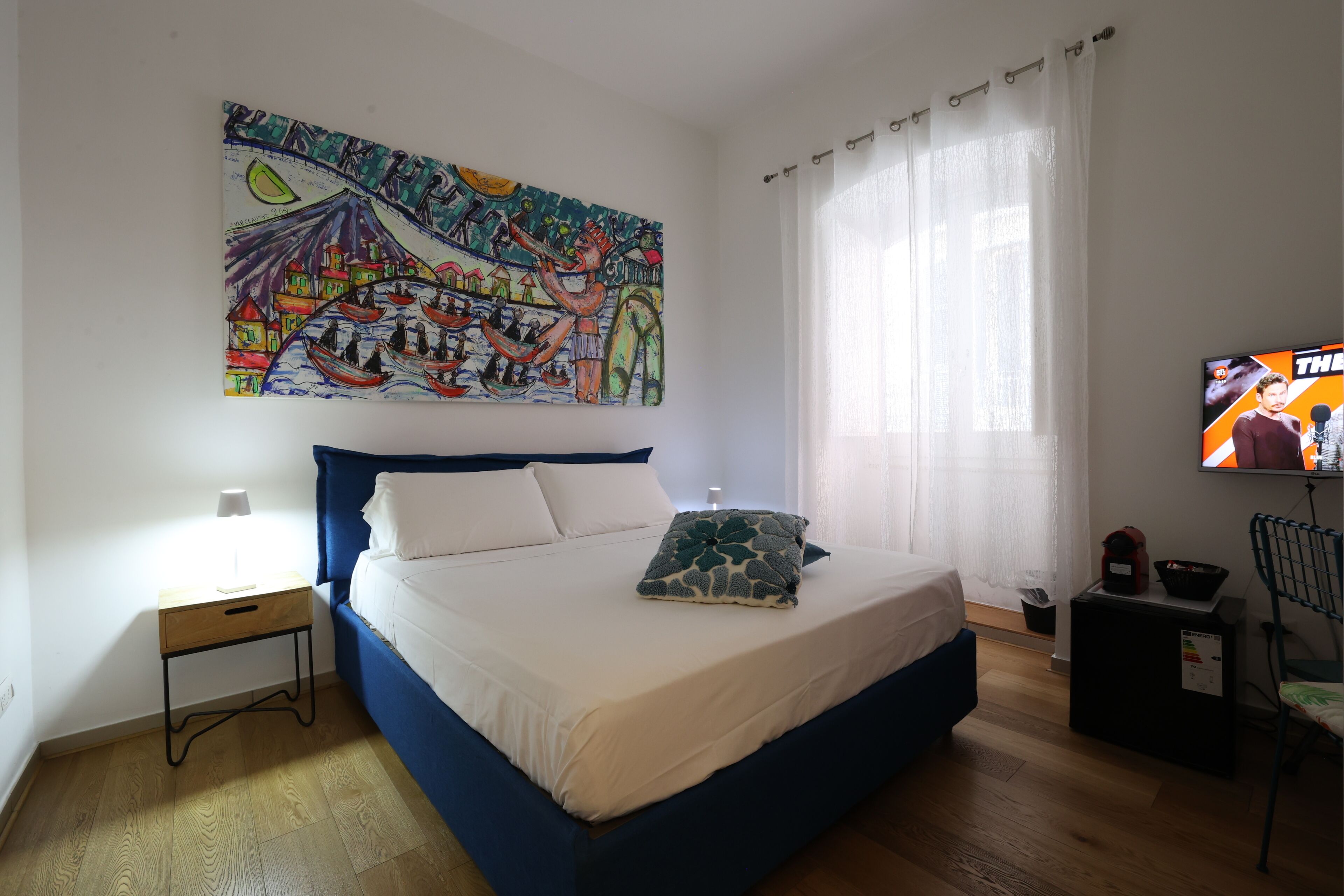 Økonomi-dobbeltrom, 1 queensize-seng, privat bad (external) | Italienske Frette-laken, sengetøy av topp kvalitet og dundyner