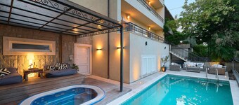 Nice home in Split with sauna