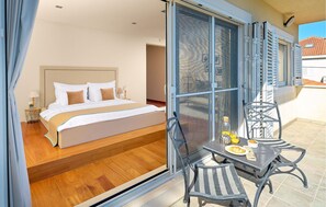 5 bedrooms, in-room safe, travel crib, free WiFi