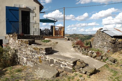 Pequeña casa en el corazón de Auvernia