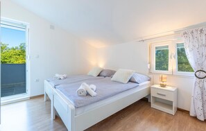 5 bedrooms, in-room safe, travel crib, free WiFi