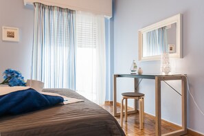 4 chambres, bureau, système d’insonorisation, fer et planche à repasser