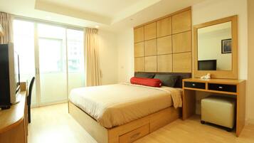 2 bedrooms, iron/ironing board, free WiFi