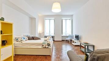 Studio | Free WiFi, bed sheets