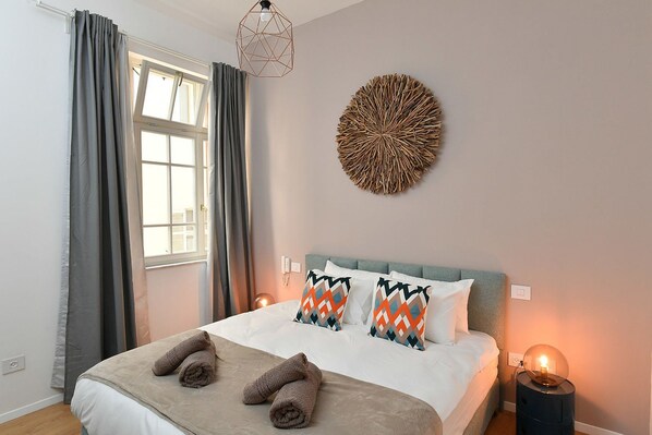 Design-Apartment, 2 Schlafzimmer, Nichtraucher | 2 Schlafzimmer, Verdunkelungsvorhänge, Bügeleisen/Bügelbrett