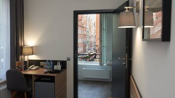 Deluxe Double or Twin Room | In-room safe, desk, laptop workspace, soundproofing