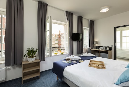 Deluxe Double or Twin Room | 1 bedroom, in-room safe, desk, laptop workspace