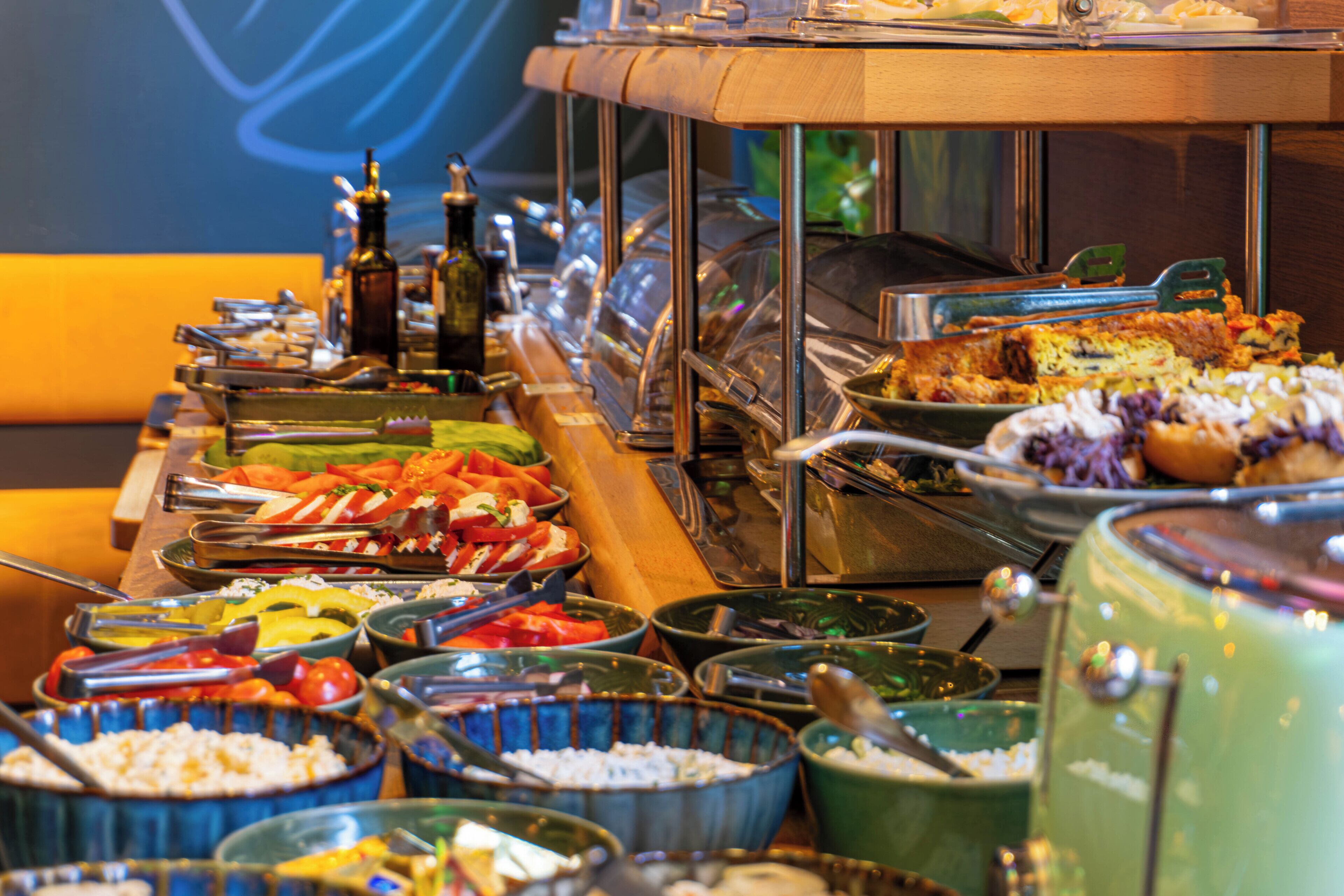 Buffet déjeuner servi tous les jours en supplément