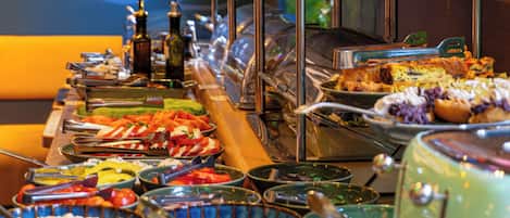 Buffet déjeuner servi tous les jours en supplément
