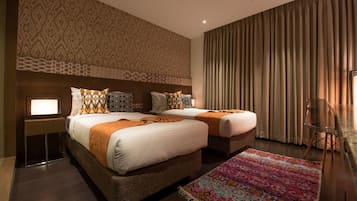 In-room safe, soundproofing, free WiFi, bed sheets