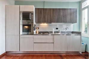 Căn hộ, 1 phòng ngủ | Bếp riêng | Tủ lạnh, lò vi sóng, lò nướng, bếp nấu 