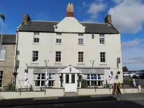 Front of property - The Castle Hotel (Coldstream)