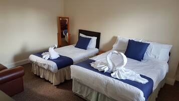 Familienzimmer | Bügeleisen/Bügelbrett, kostenloses WLAN, Bettwäsche