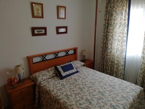 2 bedrooms, iron/ironing board, travel cot, free WiFi