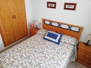 2 bedrooms, iron/ironing board, travel crib, free WiFi