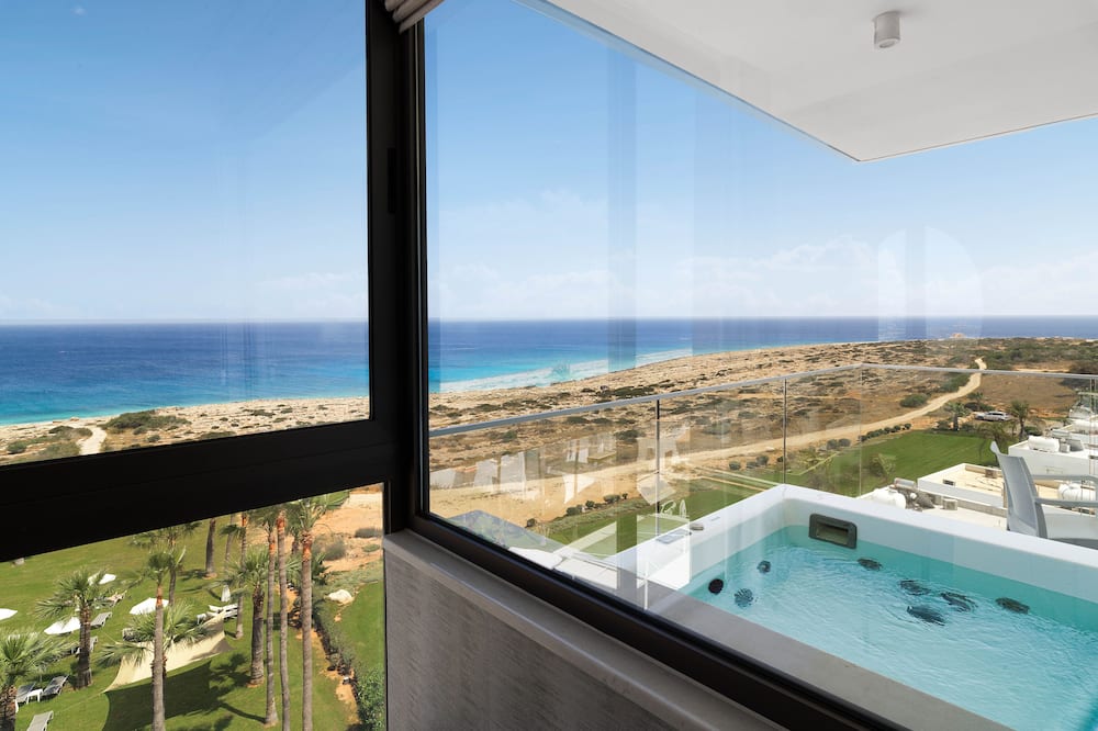 Leonardo Crystal Cove & Spa by the sea - Adults Only