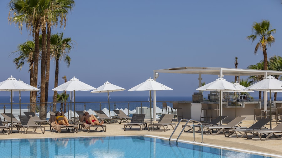 Leonardo Crystal Cove & Spa by the sea - Adults Only