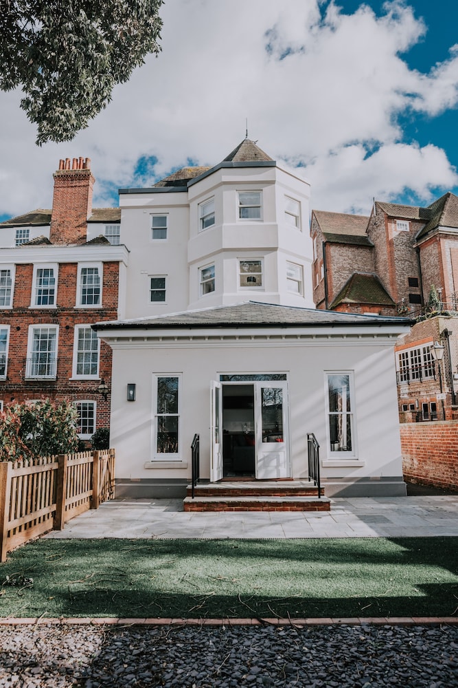 Cavendish House image