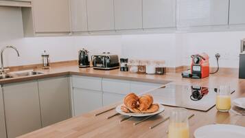 Exclusive Apartment, 2 Bedrooms, Non Smoking, Terrace | Private kitchen | Full-size fridge, microwave, oven, stovetop