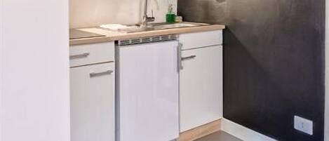 Apartment, 1 Bedroom | Private kitchen | Fridge, microwave, stovetop, electric kettle