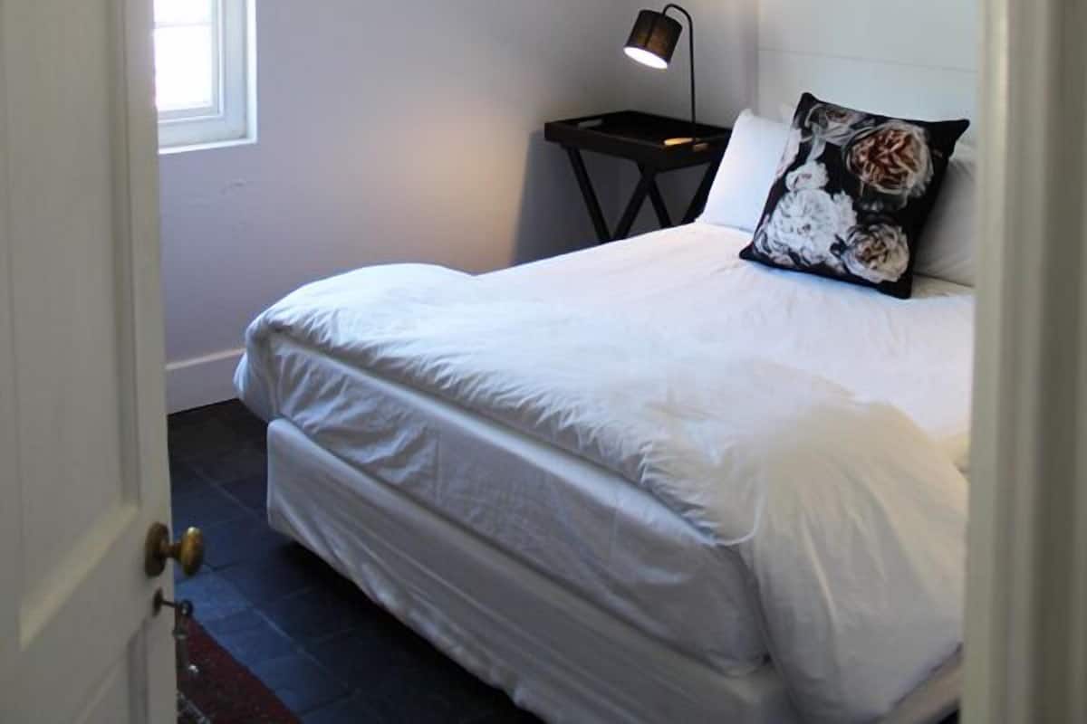 Chambre Double Classique, 1 grand lit, vue montagne | 1 chambre, literie de qualité supérieure, draps fournis